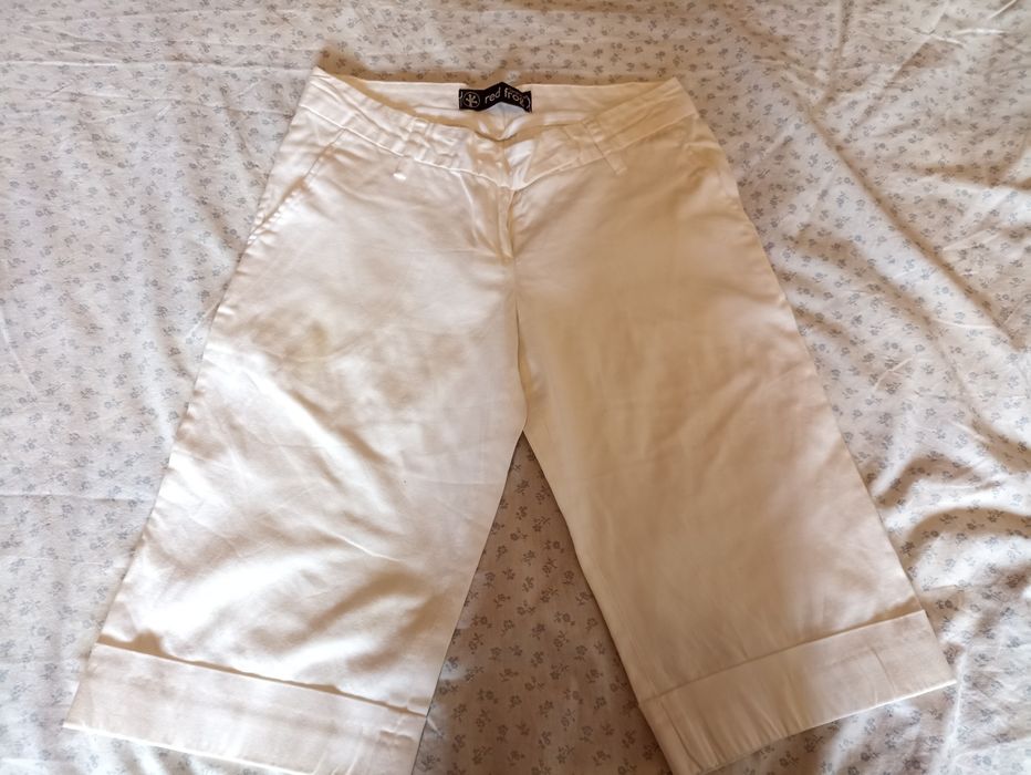 Calções brancos da red frog