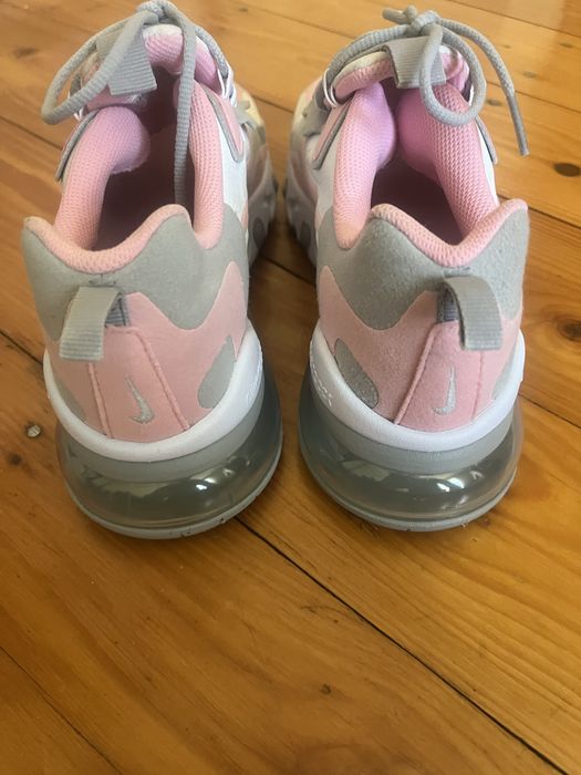 Жіночі кросівки  Nike Air 270