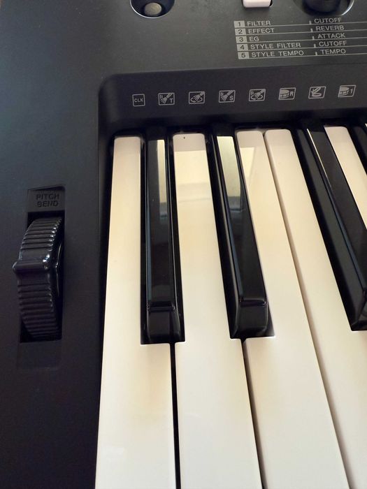 Teclado Piano Digital YAMAHA PSR-E423