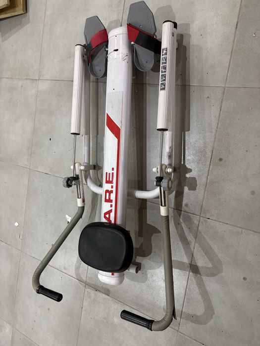 Maquina de remo ginasio