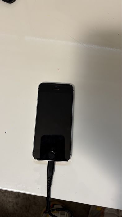 Iphone SE(2016) com caixa