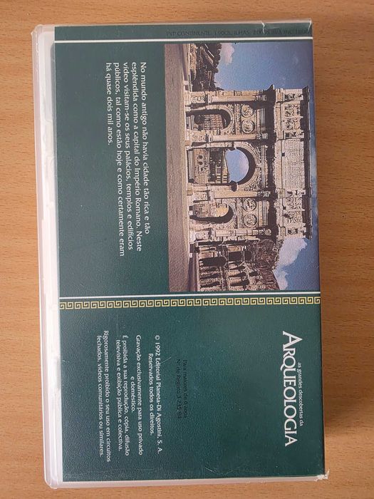 Cassete VHS com o documentário "A Roma Imperial"
