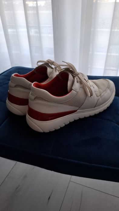 Sportowe białe buty sneakersy Caprice rozm 39 używane