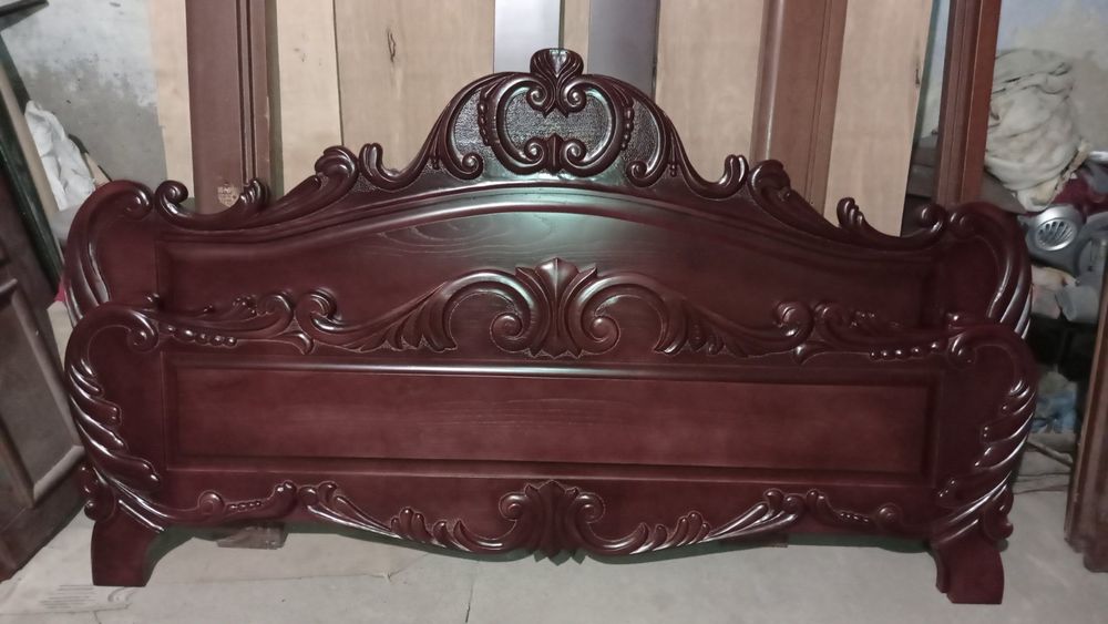 Ліжко з натурального дерева. Ручна робота