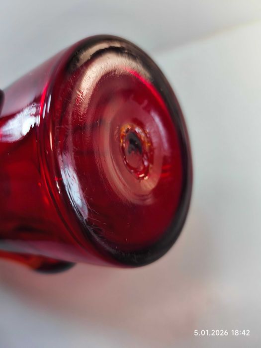 Szklany wazon KIS Krakowski Instytut Szkła J. Słuczan-Orkusz łzy