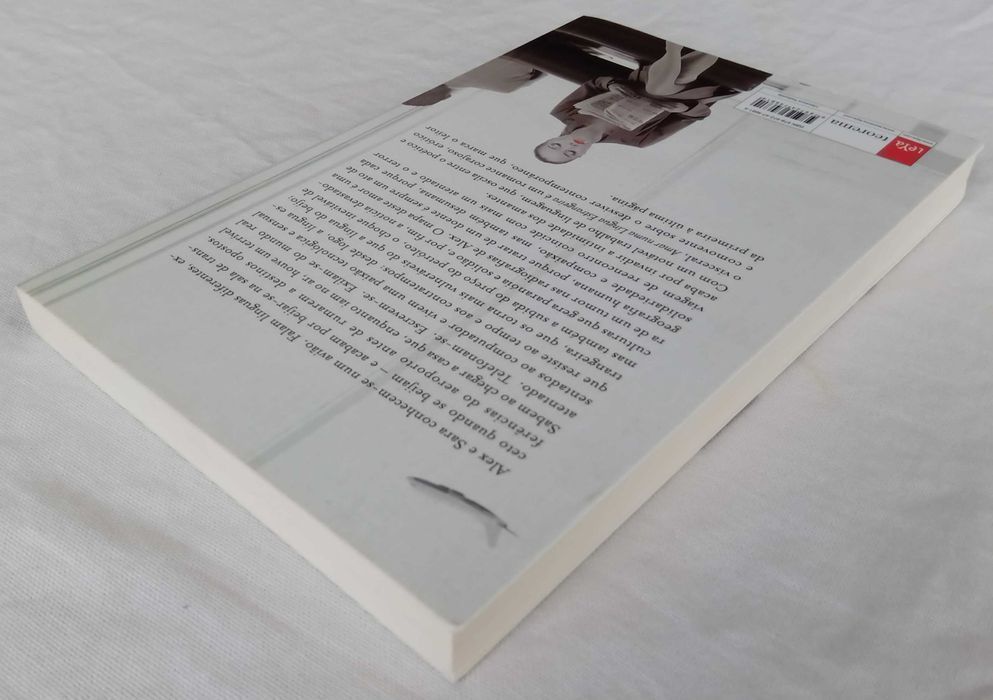 Livro Amar Numa Língua Estrangeira de Andrea Jeftanovic [Portes Inc]