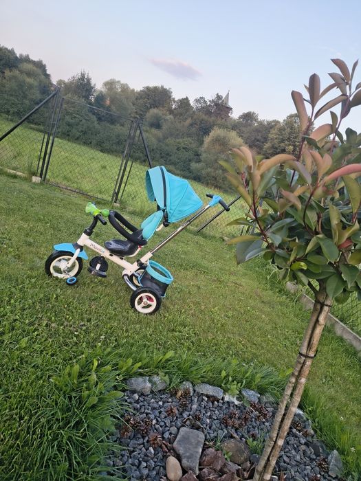 Rowerek trójkołowy Movino z rączką do prowadzenia i daszkiem