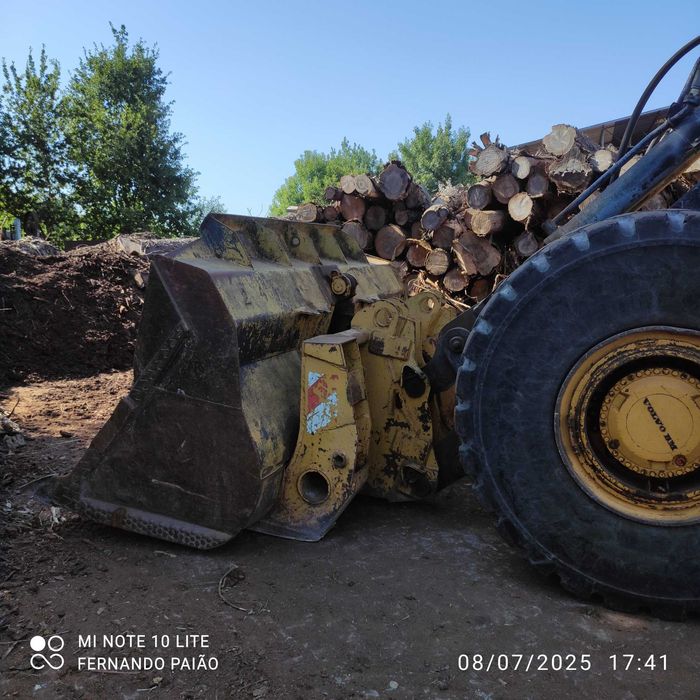 Pá carregadora Volvo L 160 - com balde articulado + balde de dentes