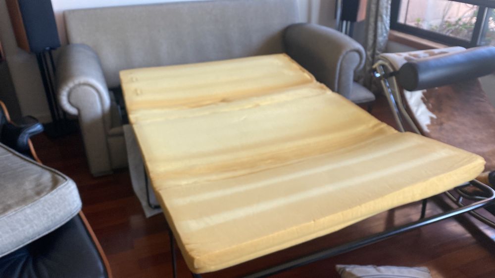 Sofá cama até 3 lugares como novo
