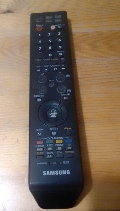 Sprzedam tanio piloty do telewizorów