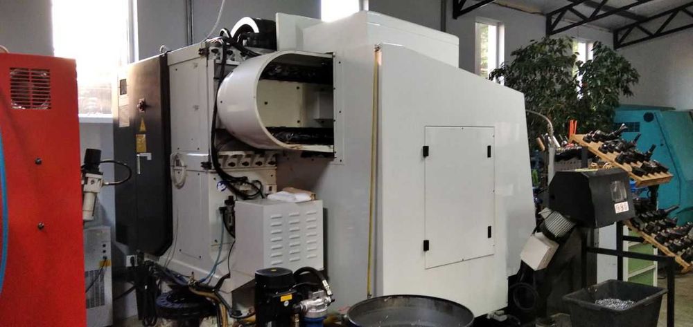 Обробний центр HURCO  VMX42, 2007 рік, дуже хороший стан,