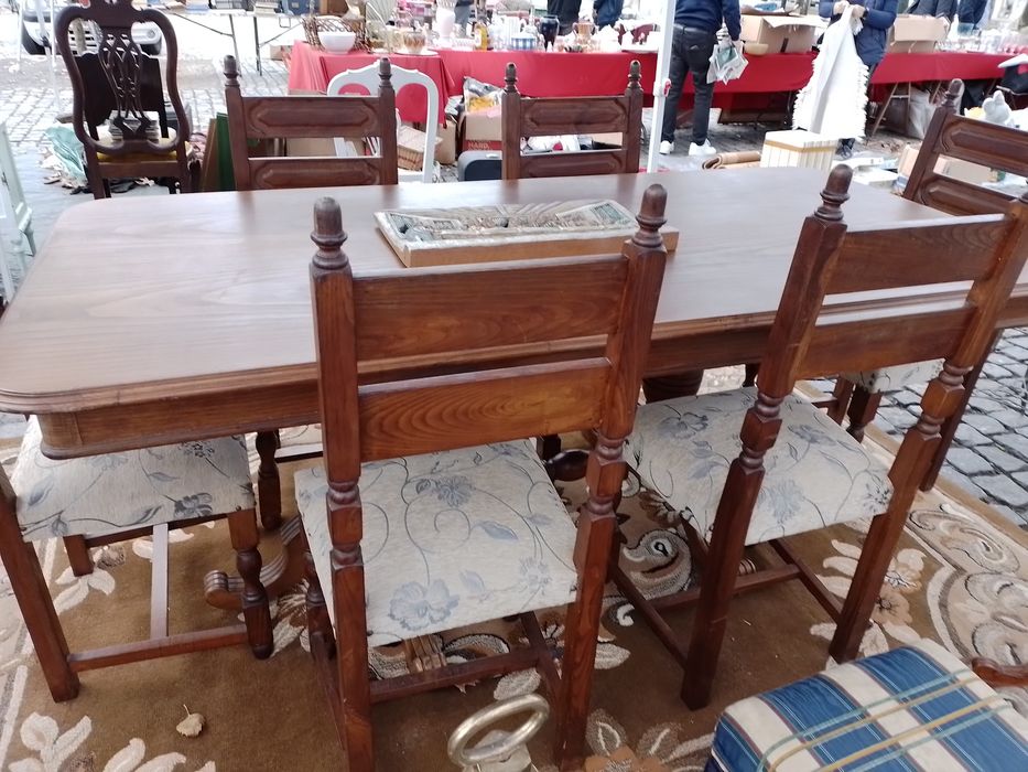 Mesa de sala com 8 cadeiras mede 1.90 x1m