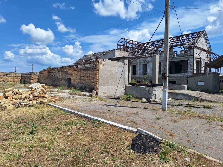 Продається частина виробничо-складського комплексу біля Одеси