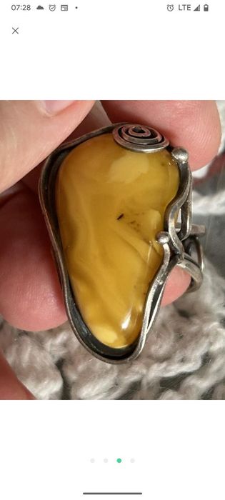 Неймовірний срібний перстень з натуральним пейзажним бурштином