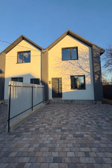 Дуплекс у передмісті