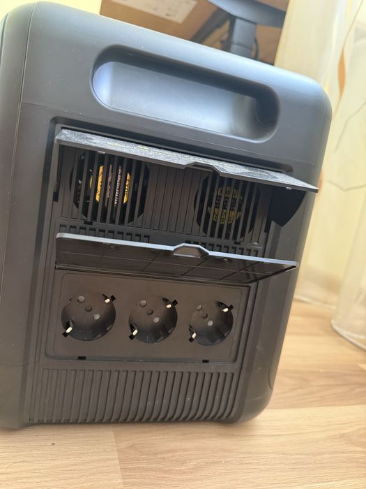Зарядна станція choetech 2400W