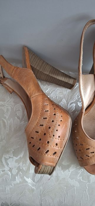 Buty na wysokim obcasie