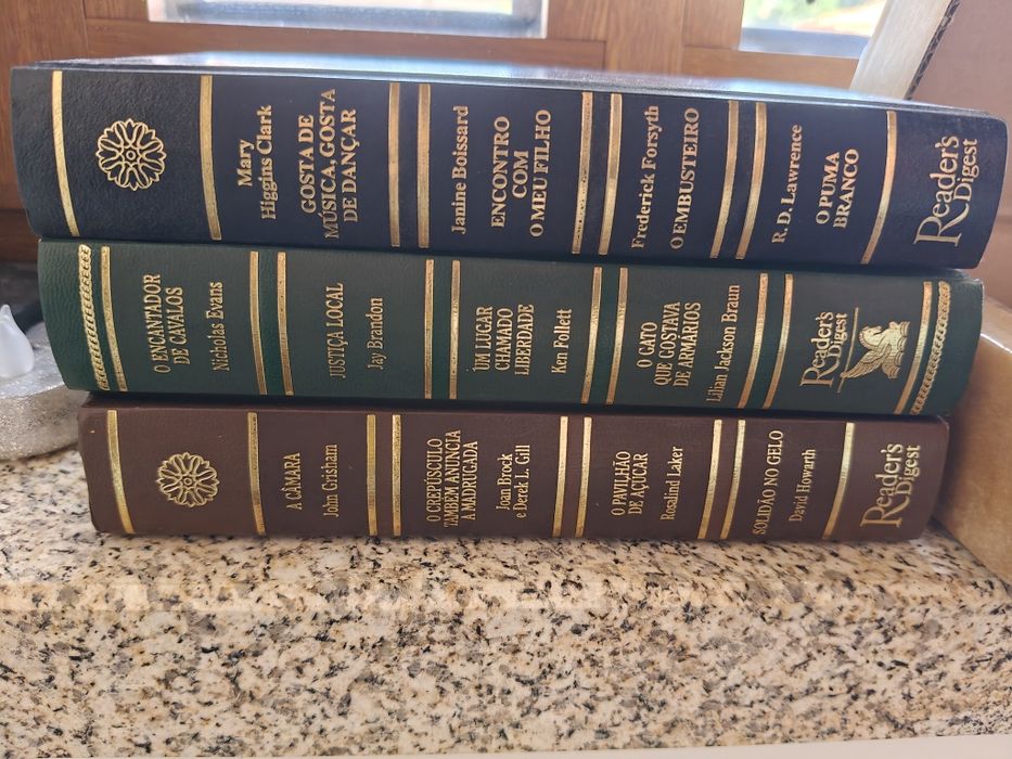 Livros de literatura (3 livros)