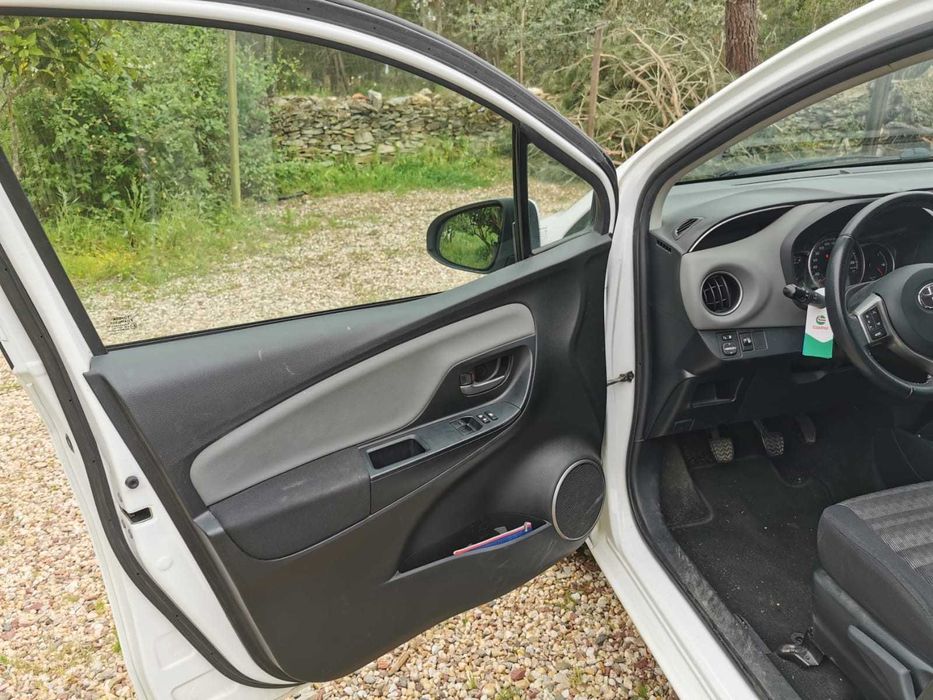 White Toyota Yaris 2016 for Sale – Excellent Condition