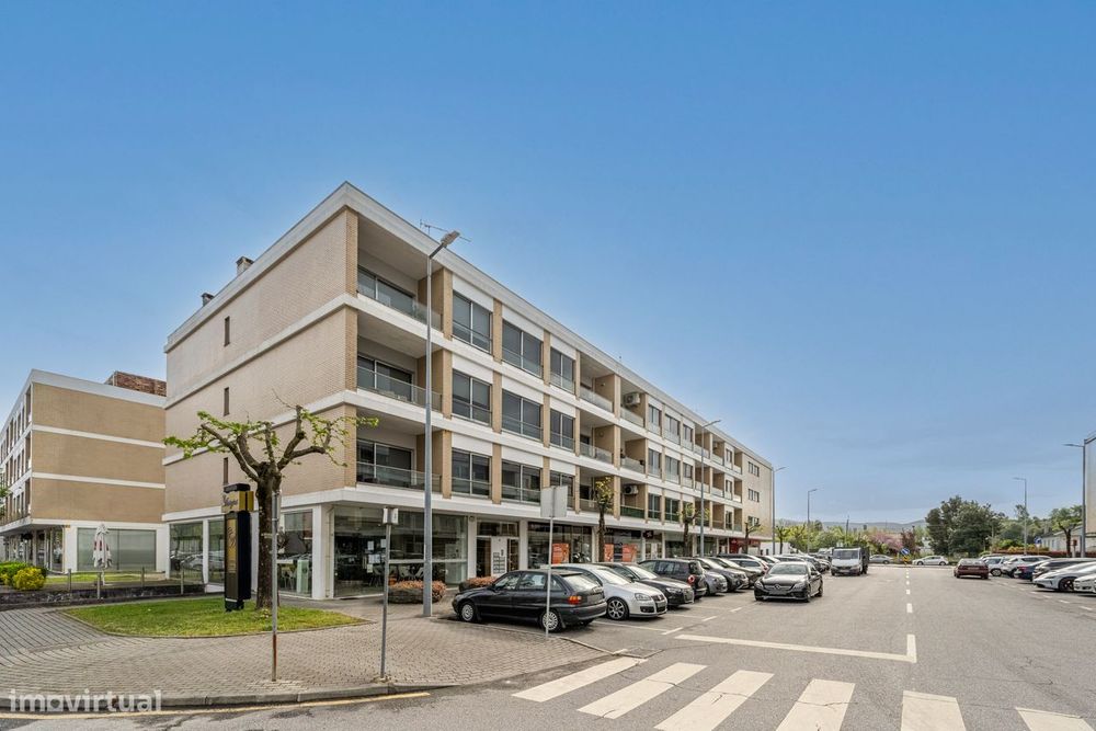 Apartamento T3 renovado em Celeirós