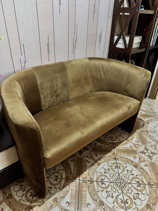 Диван в приймальню