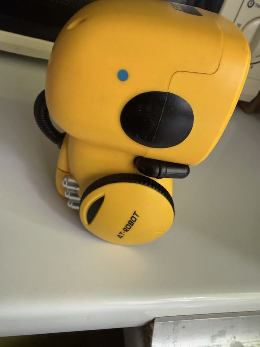 Розмовний робот іграшка
