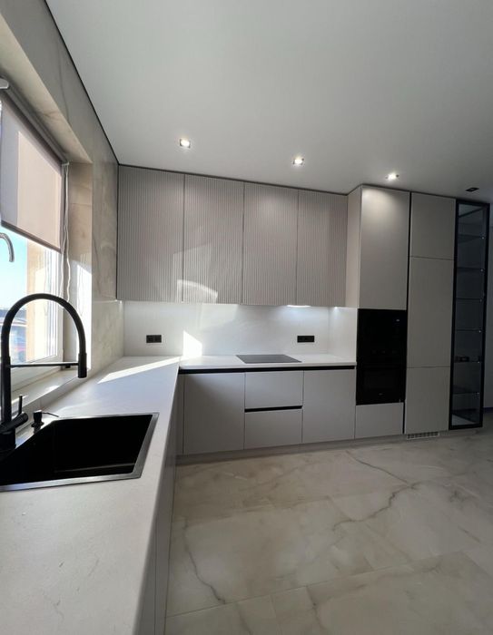 Продаж сучасного таунхауса в котеджному містечку New Village, Сторожни