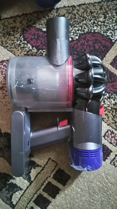 Пылесос Dyson V7  V8