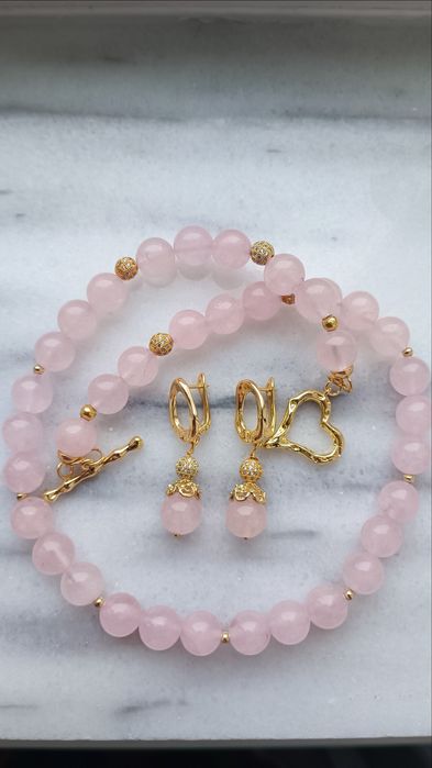 Колье та сережки з рожевого кварцу