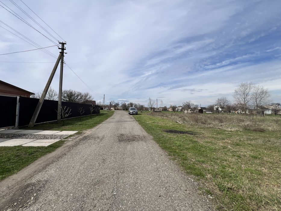 Продам ділянку 18,5 соток у центрі с.Морозівка