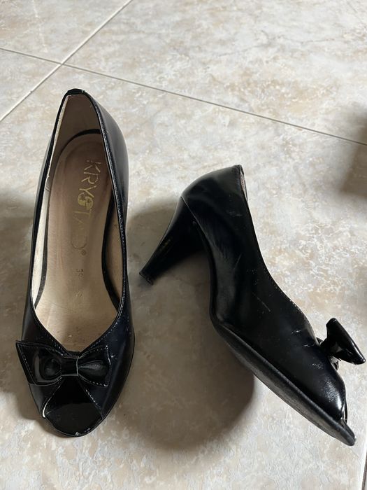 Czarne eleganckie szpilki