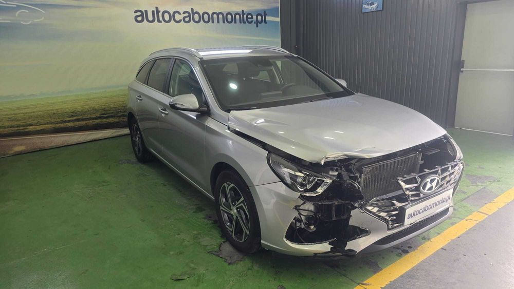 Hyundai I30 SW 1.0 T-GDi   -  Salvado