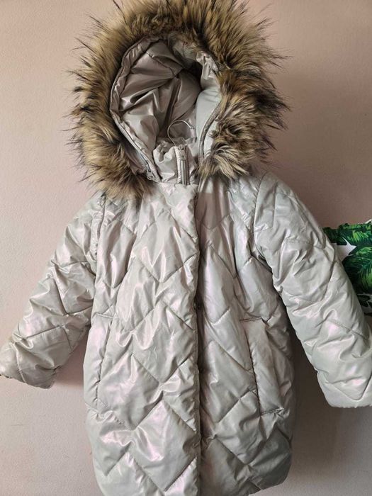 Зимова куртка для дівчинки, ріст 110