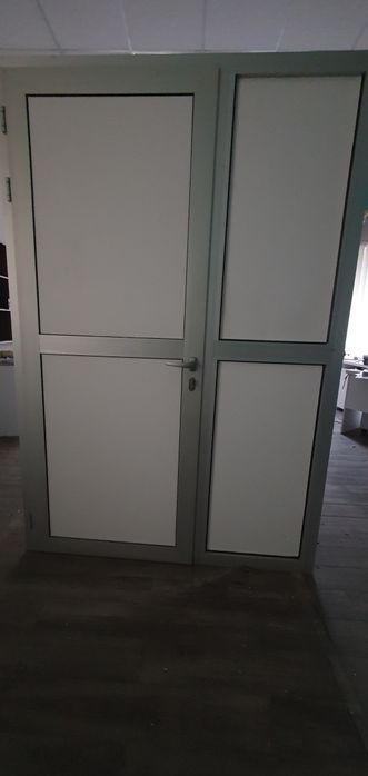 Двері алюмінієві