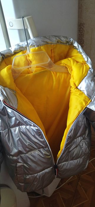 Серебристая деми куртка на рост 140 см