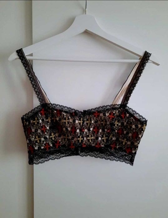 Topshop czarny top crop croptop braletka goth gothic gotyk S 36 krzyże
