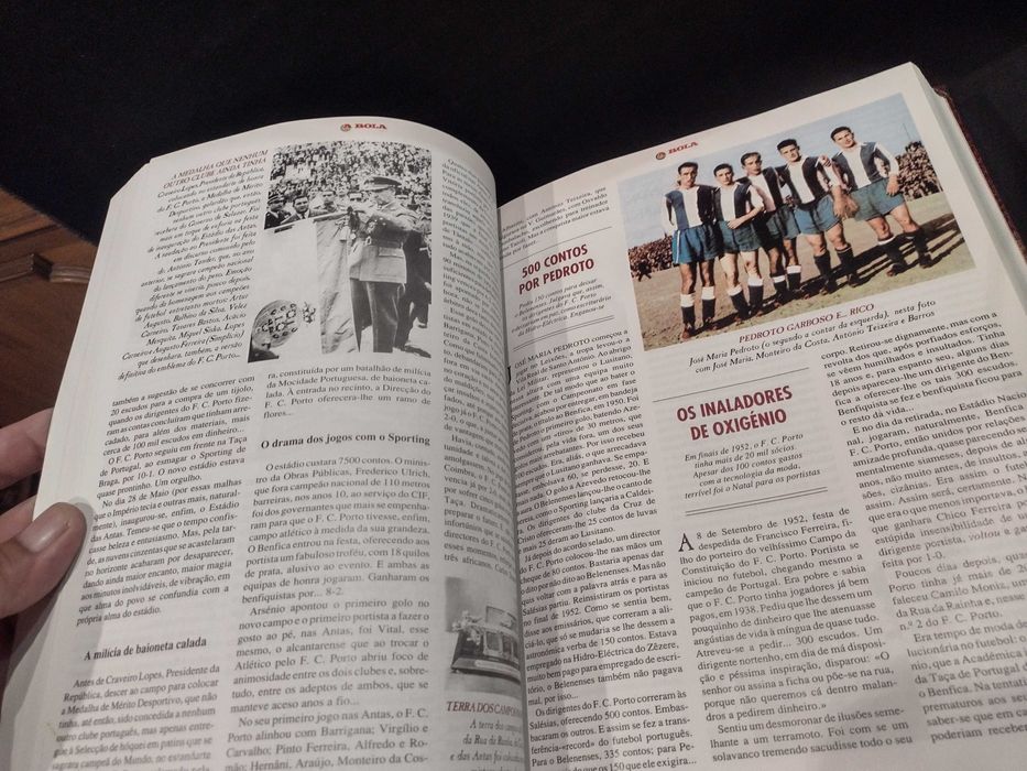 Glória e Vida de Três Grandes - António Simões