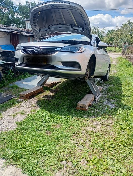 Підйомник автомобільний