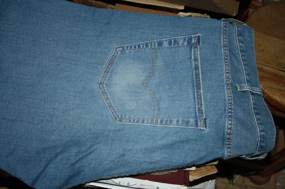 Spodnie Jeans Levis szerokoie w pasie 115cm