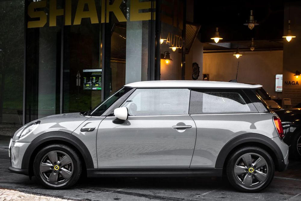 MINI 3 Portas Cooper SE Essential