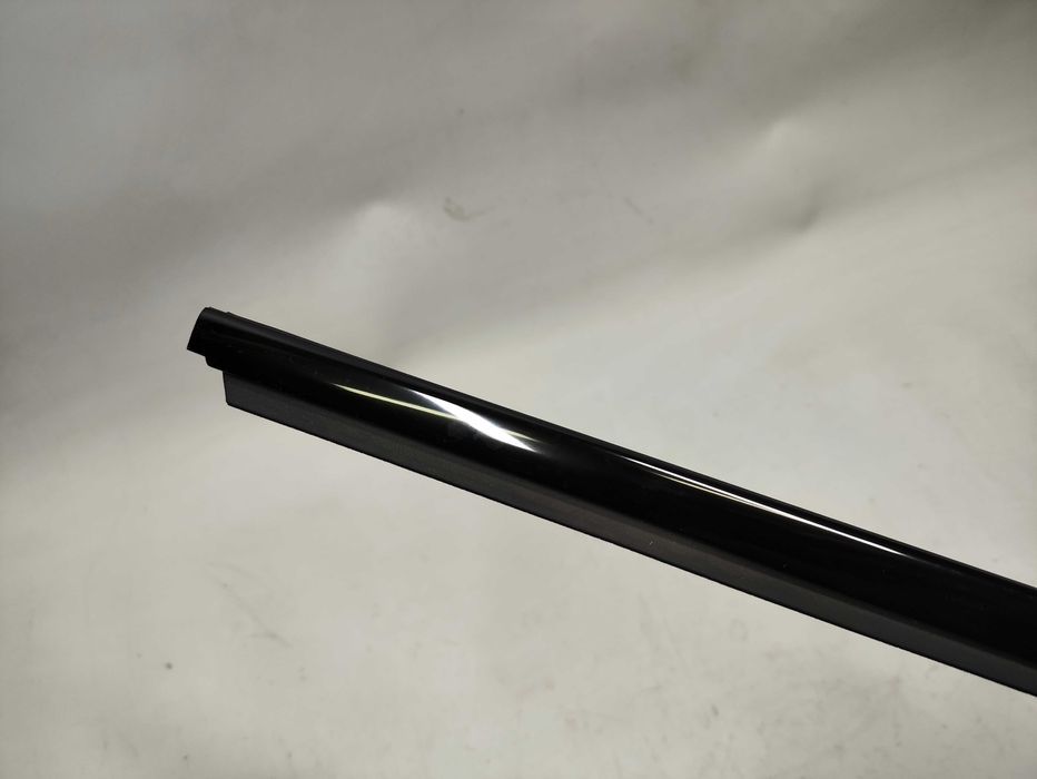 Listwa zgarniająca lewa czarna GLANZSCHWARZ BMW E92 E93 OE NOWA