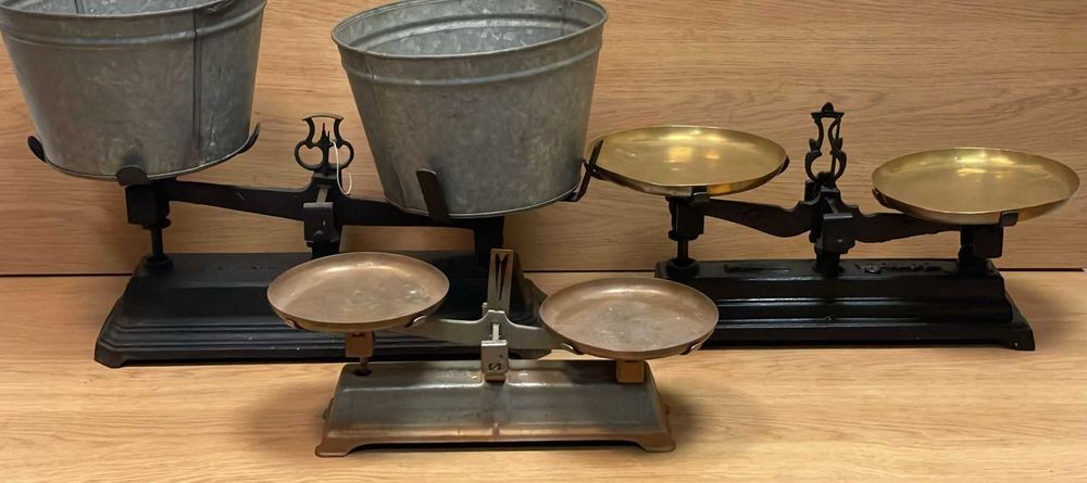 Balanças de mesa antigas, funcionais