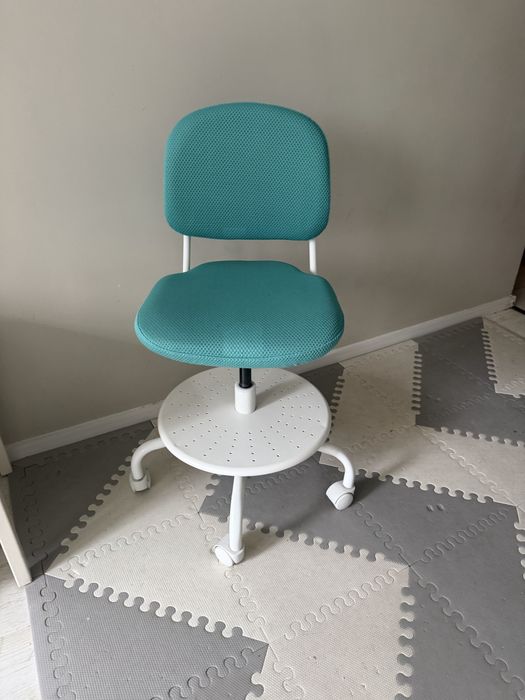 Ikea vimund krzeslo obrotowe biurkowe dla dziecka