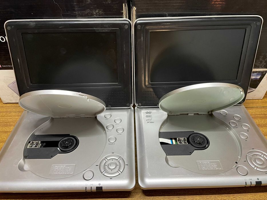 2 штуки, Портативний DVD плеєр Ergo TF-DVD0731, Black