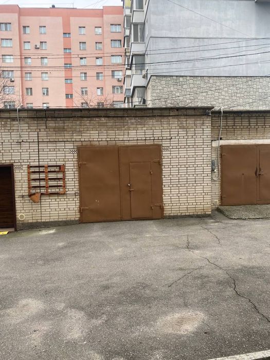 Продам цегляний гараж