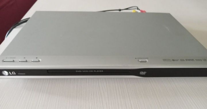 DVD плеєр LG DS564X