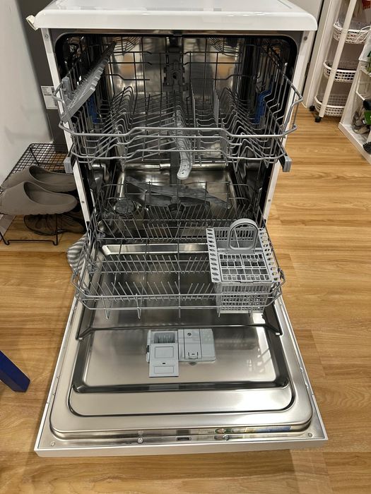 Máquina de lavar loiça indesit