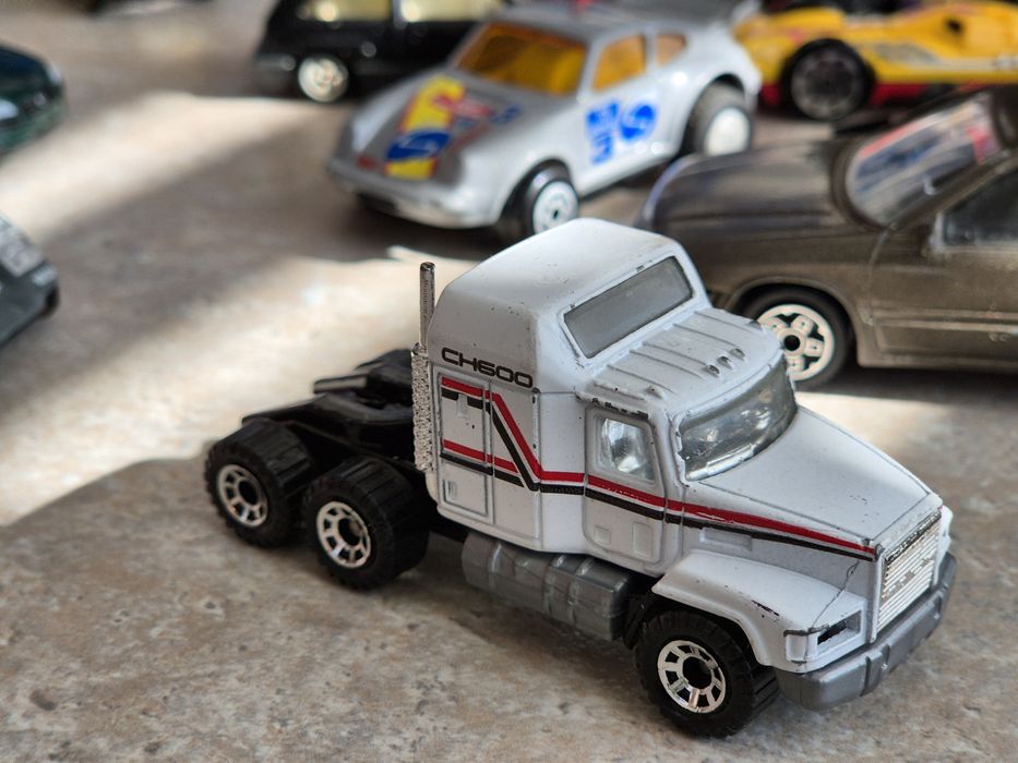 Resorak Model MATCHBOX MACK CH600 rok 1990 skala 1:97 unikat kolekcja