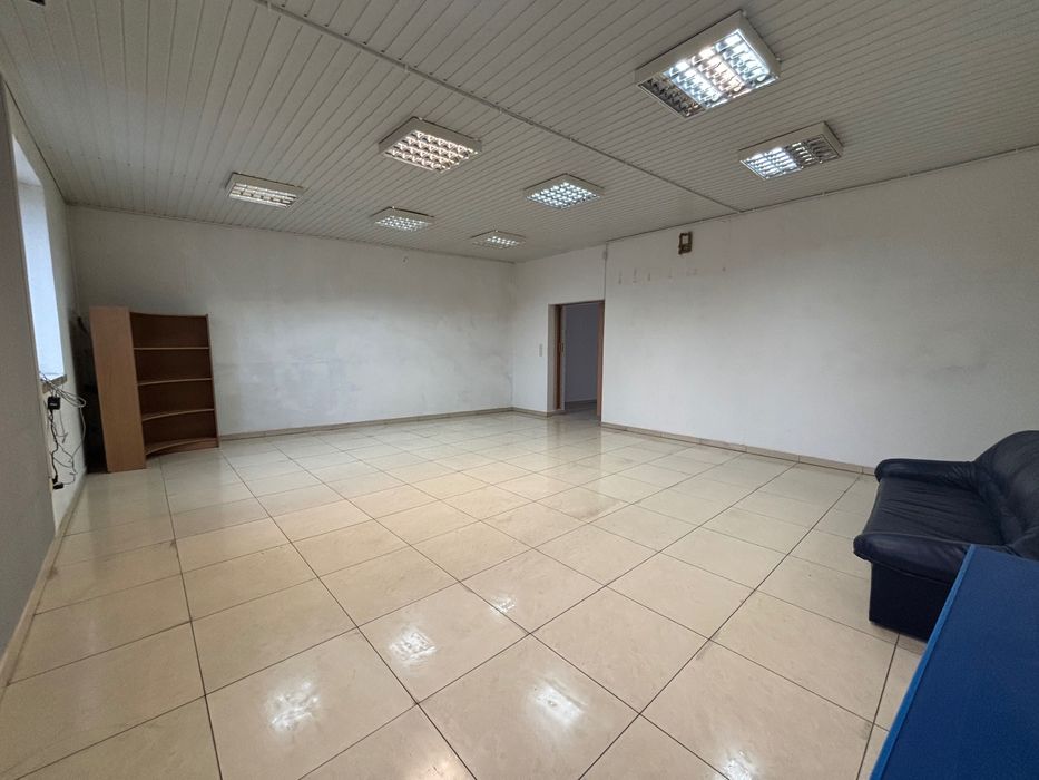 Lokal 120m2 Zaplecze WC Parking