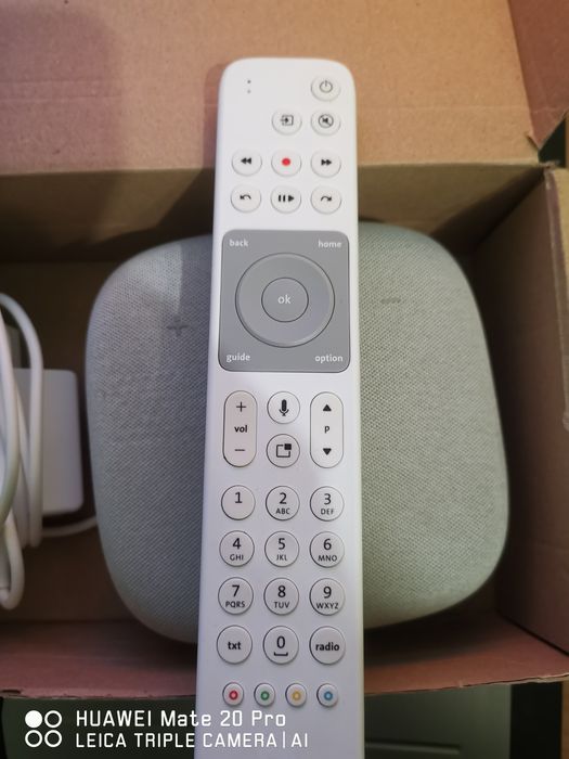 Смарт ТВ приставка swisscom tv box ip2000